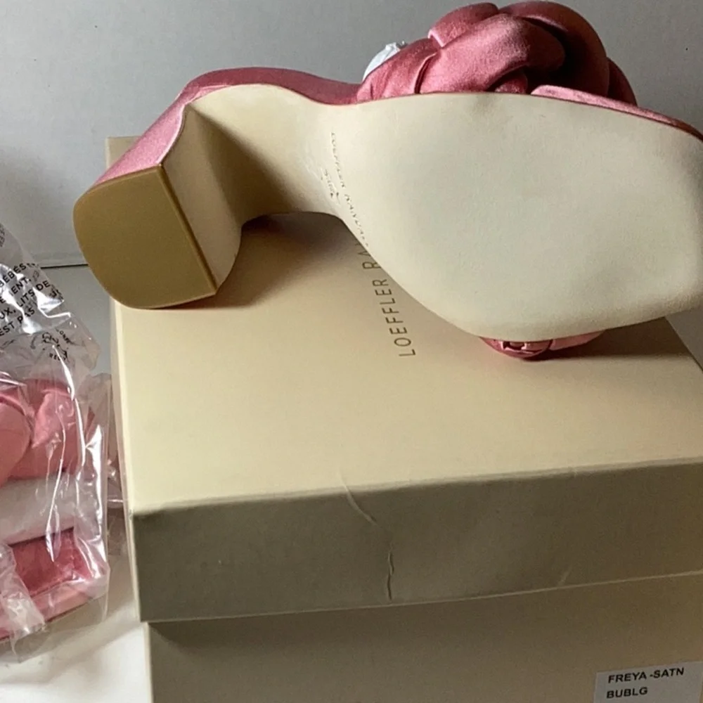 Loeffler Randall

Freya - Picture 10 of 10